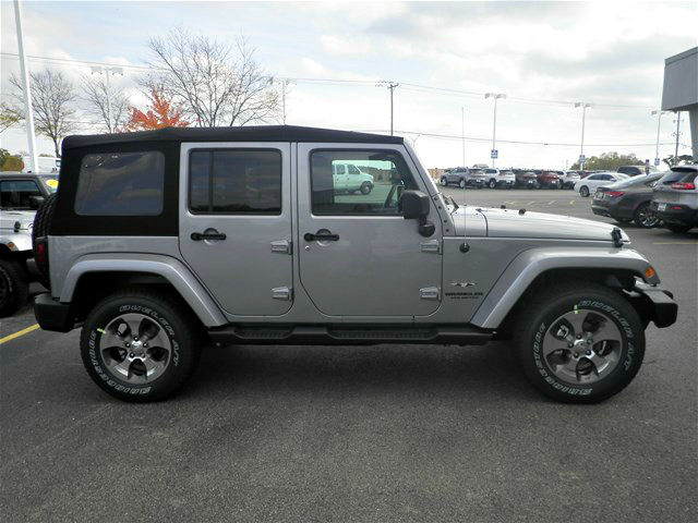 New 2017 Jeep Wrangler Unlimited Sahara SUV in the Milwaukee area ...