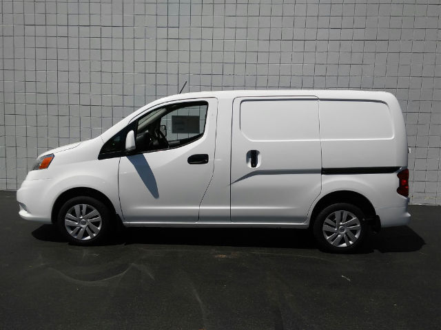 New 2017 Nissan Nv200 Sv Cargo Van In The Milwaukee Area 17nf713 New 2017 Nissan Nv200 Sv